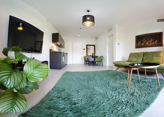 Esclusivo Eur Apartament *